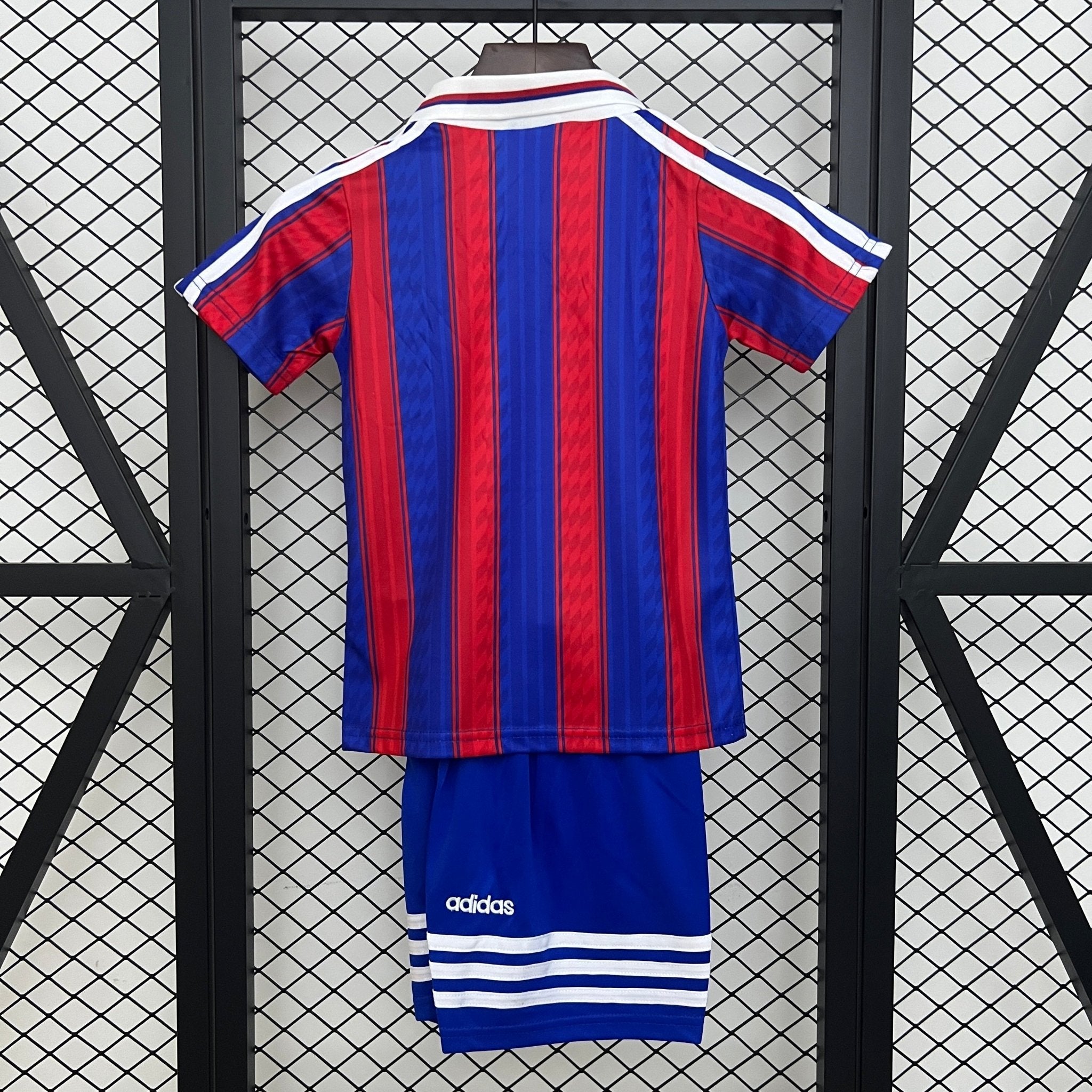BAYERN MUNICH PRIMERA EQUIPACIÓN 95/97 NIÑOS RETRO - Bota de Oro Tienda