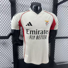 BENFICA SEGUNDA EQUIPACIÓN 25/26 (VERSIÓN JUGADOR) - Bota de Oro Tienda