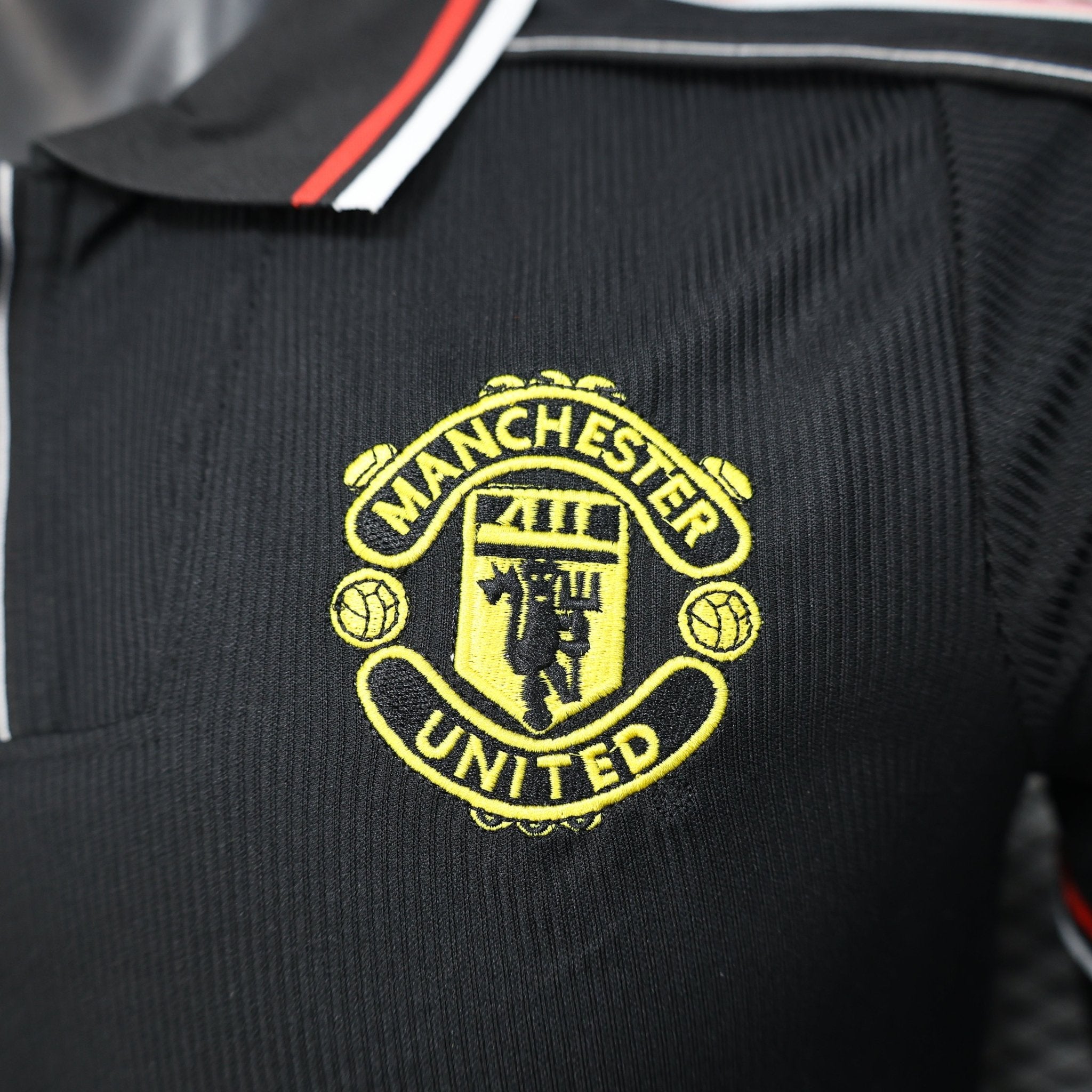 MANCHESTER UNITED EQUIPACIÓN ESPECIAL 25/26 (VERSIÓN JUGADOR) - Bota de Oro Tienda