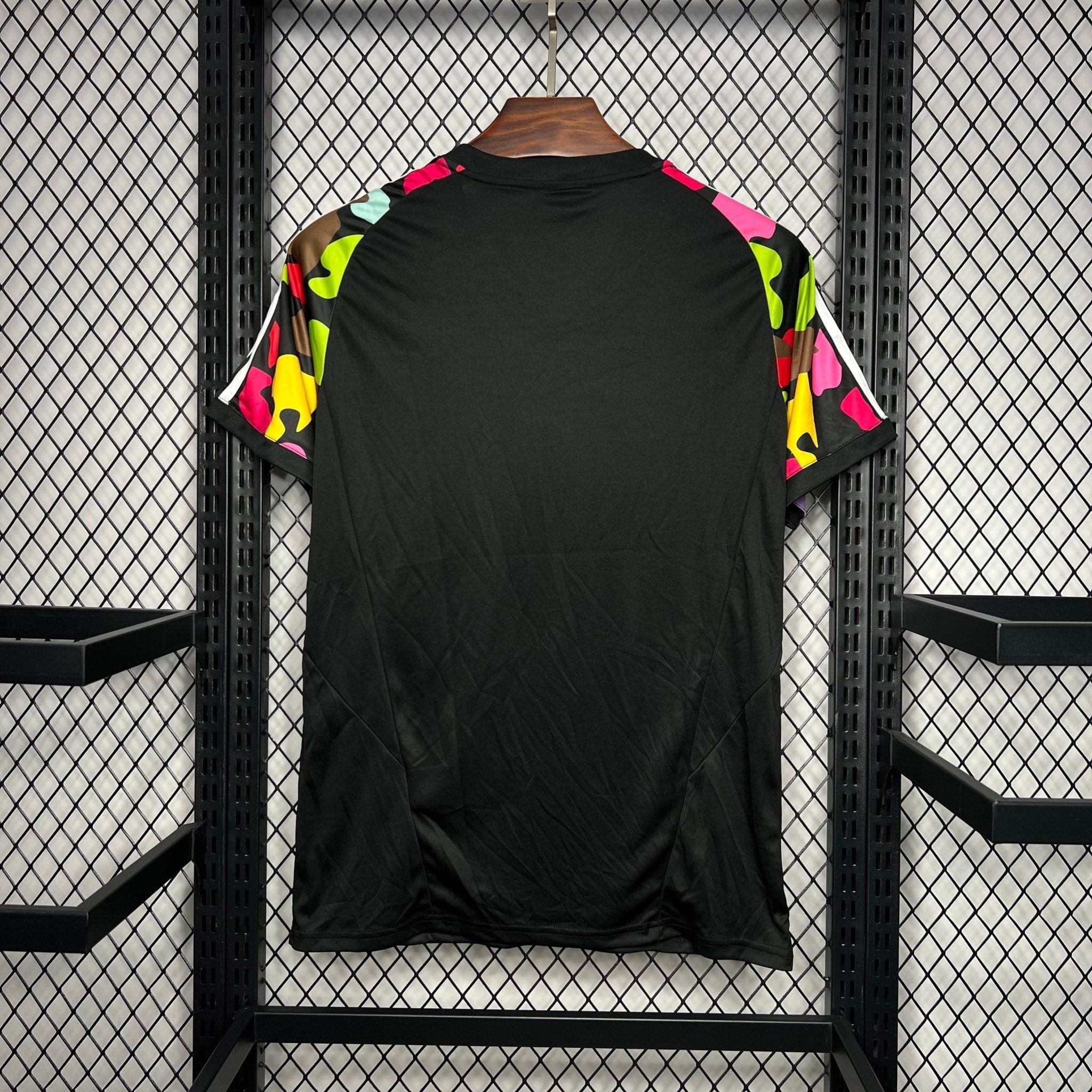 REAL MADRID CALENTAMIENTO ENTRENAMIENO 24/25 HOMBRE I - Bota de Oro Tienda