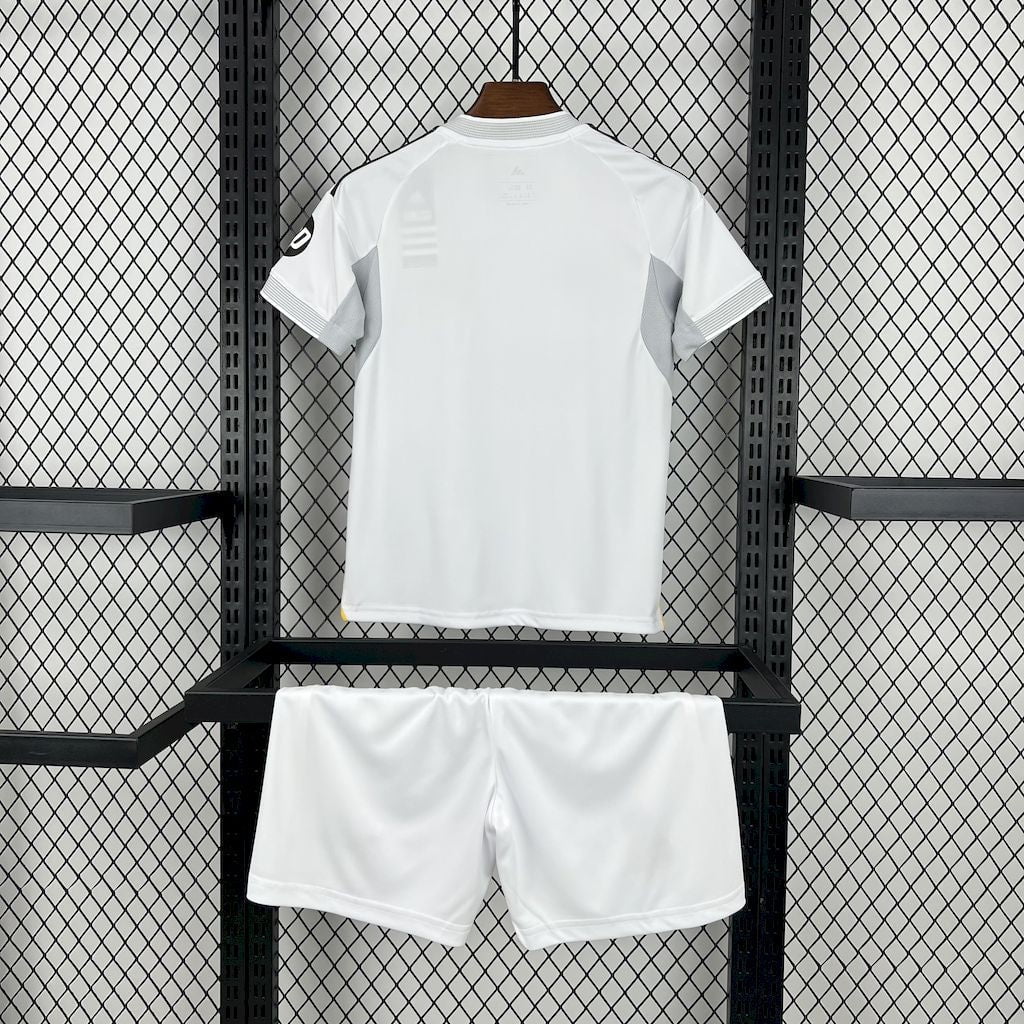 REAL MADRID I 25/26 CONJUNTO INFANTIL - Bota de Oro Tienda