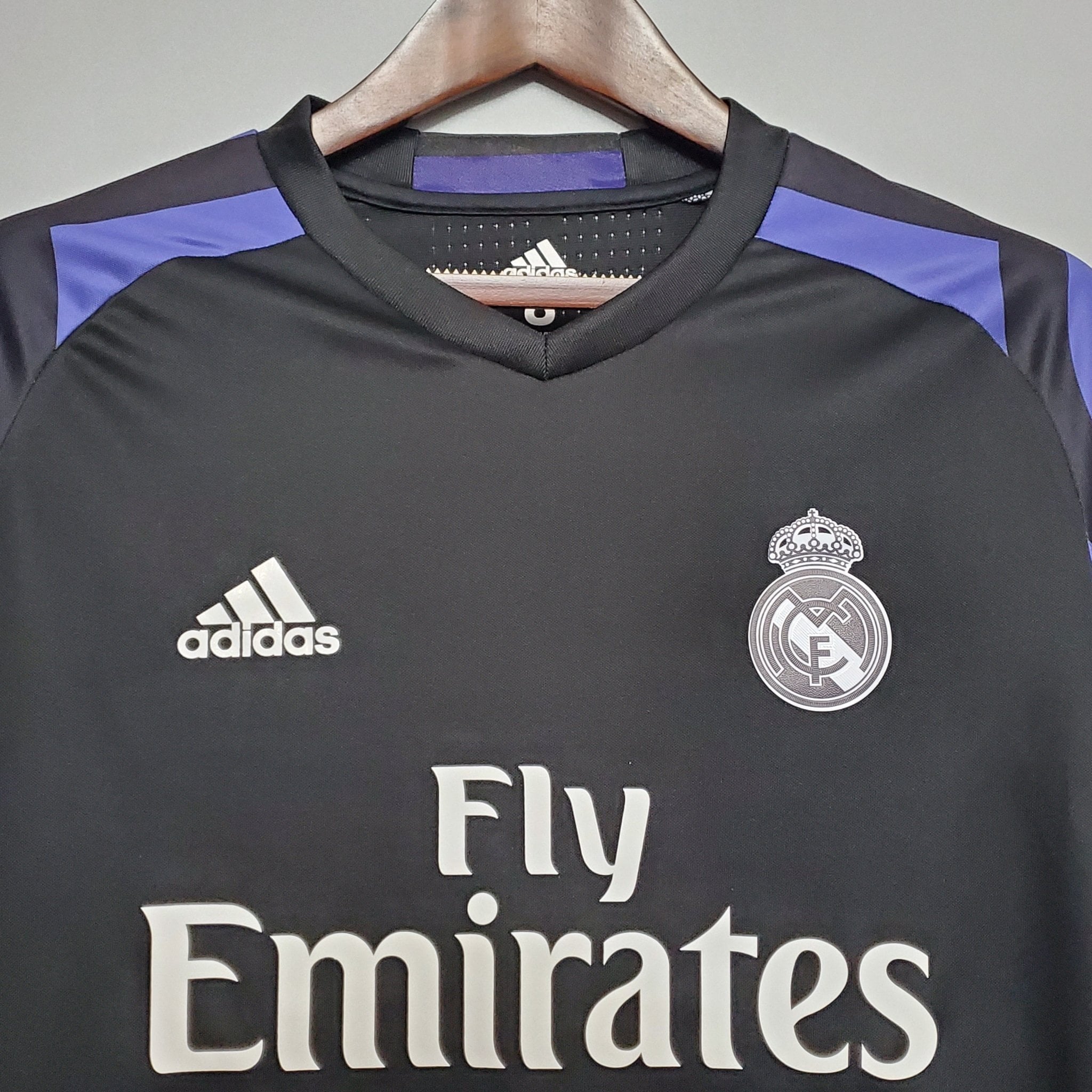 REAL MADRID II 15/16 MANGA LARGA HOMBRE (RETRO) - Bota de Oro Tienda