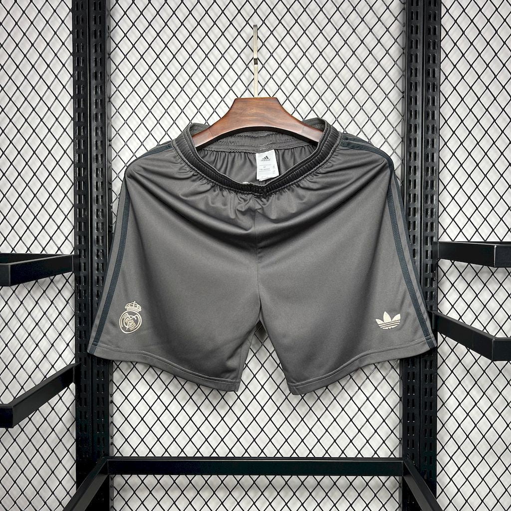 REAL MADRID III PANTALON CORTO 24/25 - Bota de Oro Tienda