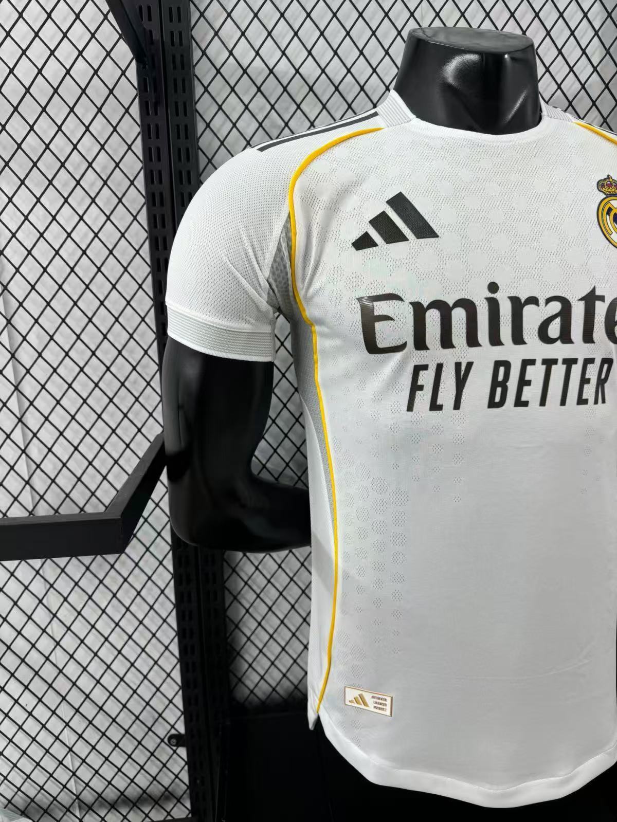 REAL MADRID PRIMERA EQUIPACIÓN 25/26 (VERSIÓN JUGADOR) - Bota de Oro Tienda
