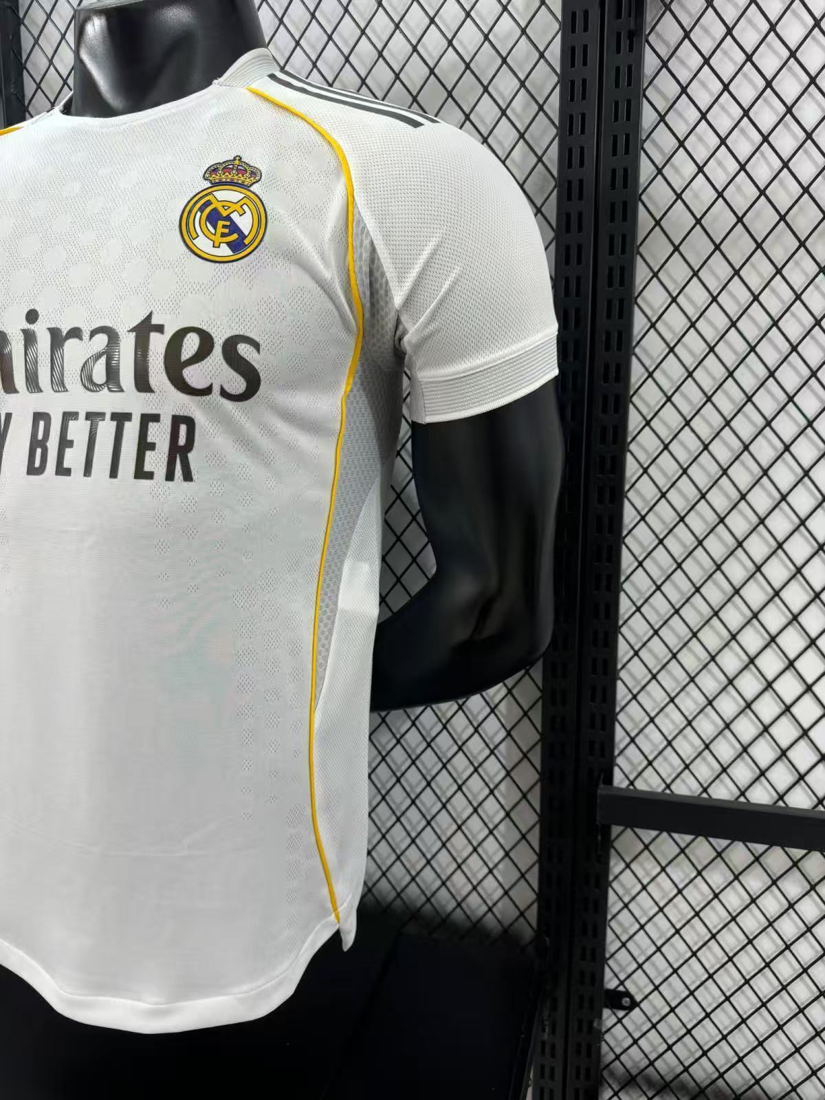 REAL MADRID PRIMERA EQUIPACIÓN 25/26 (VERSIÓN JUGADOR) - Bota de Oro Tienda