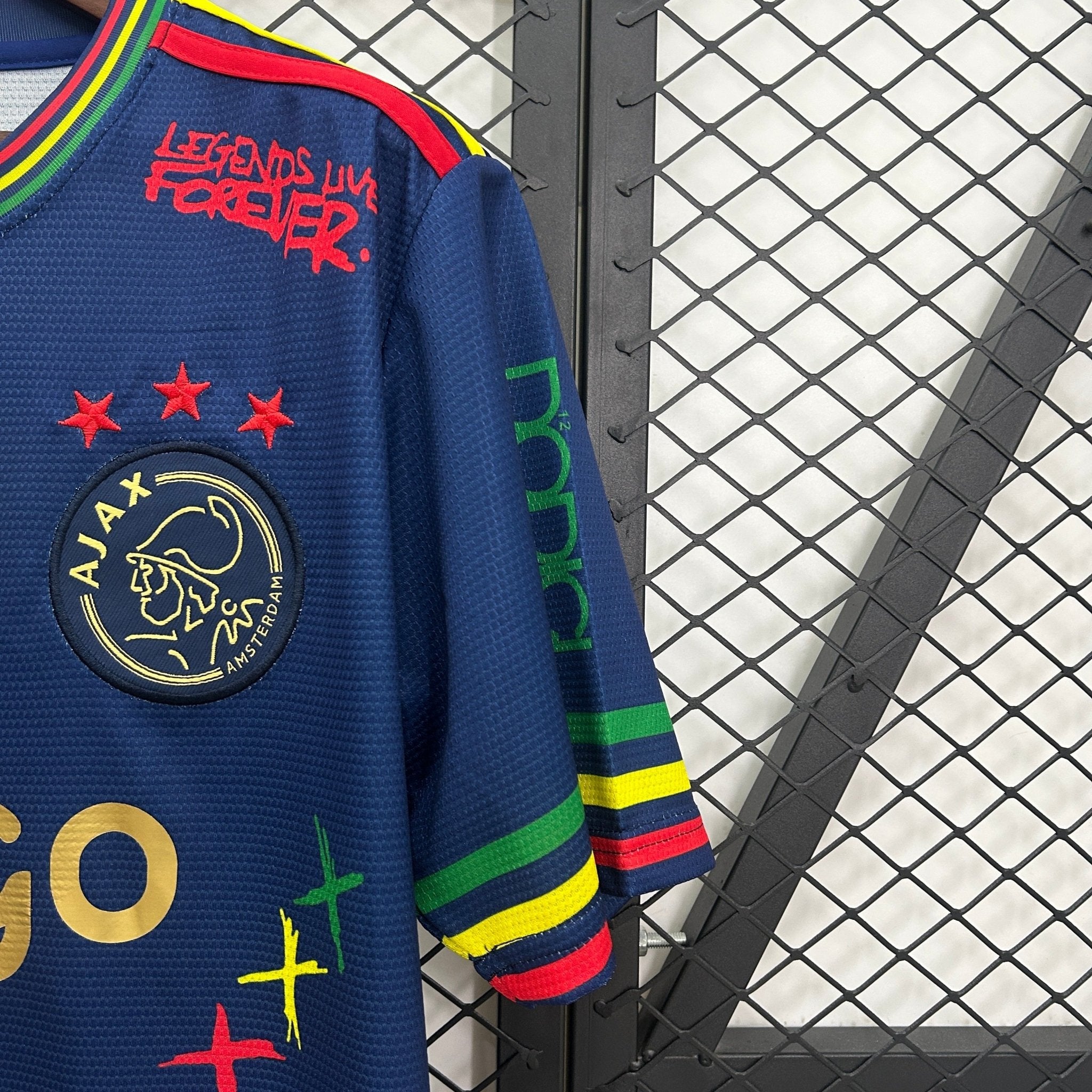 AJAX EQUIPACIÓN ESPECIAL BOB MARLEY III 25/26 HOMBRE - Bota de Oro Tienda