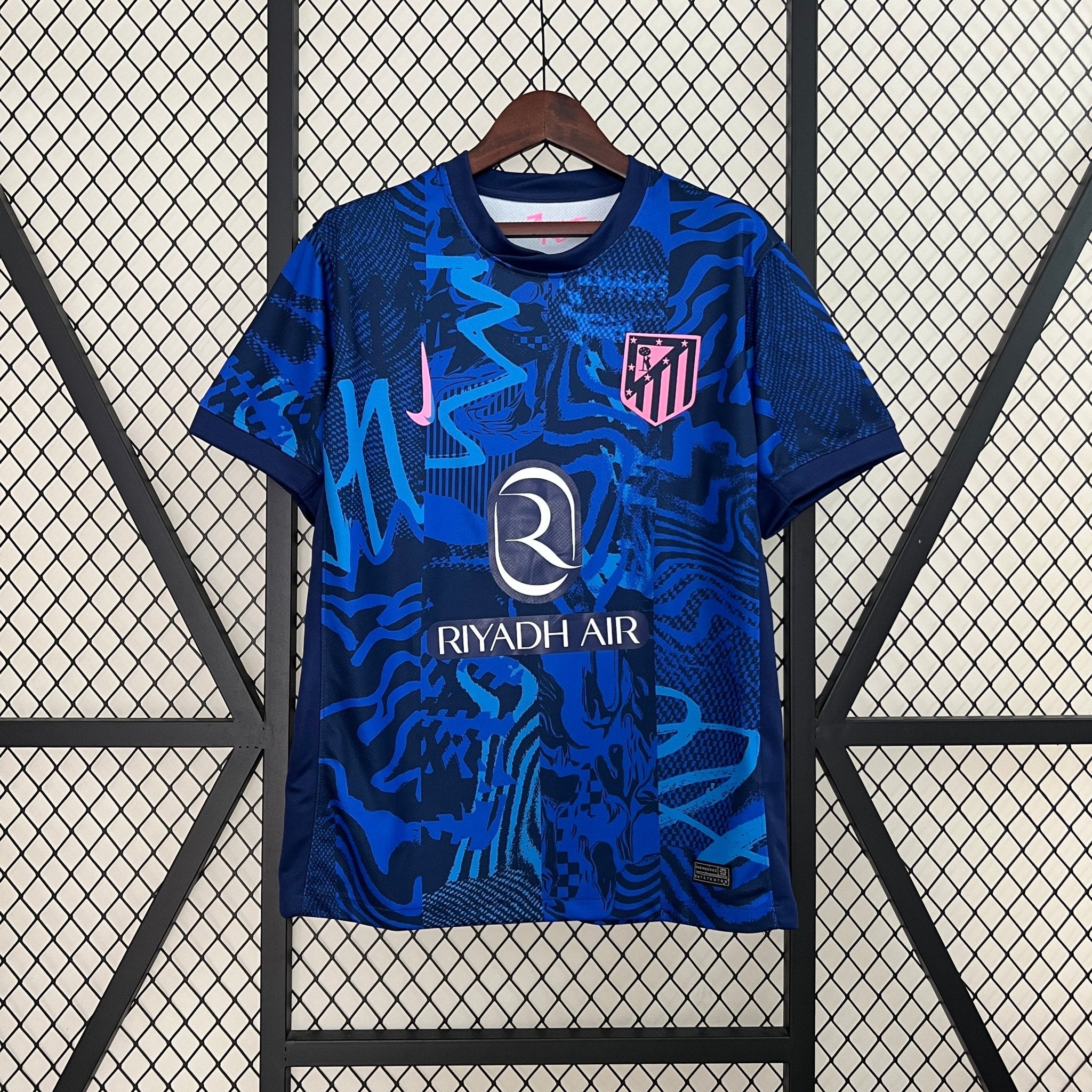 ATLÉTICO DE MADRID III 24/25 HOMBRE - Bota de Oro Tienda