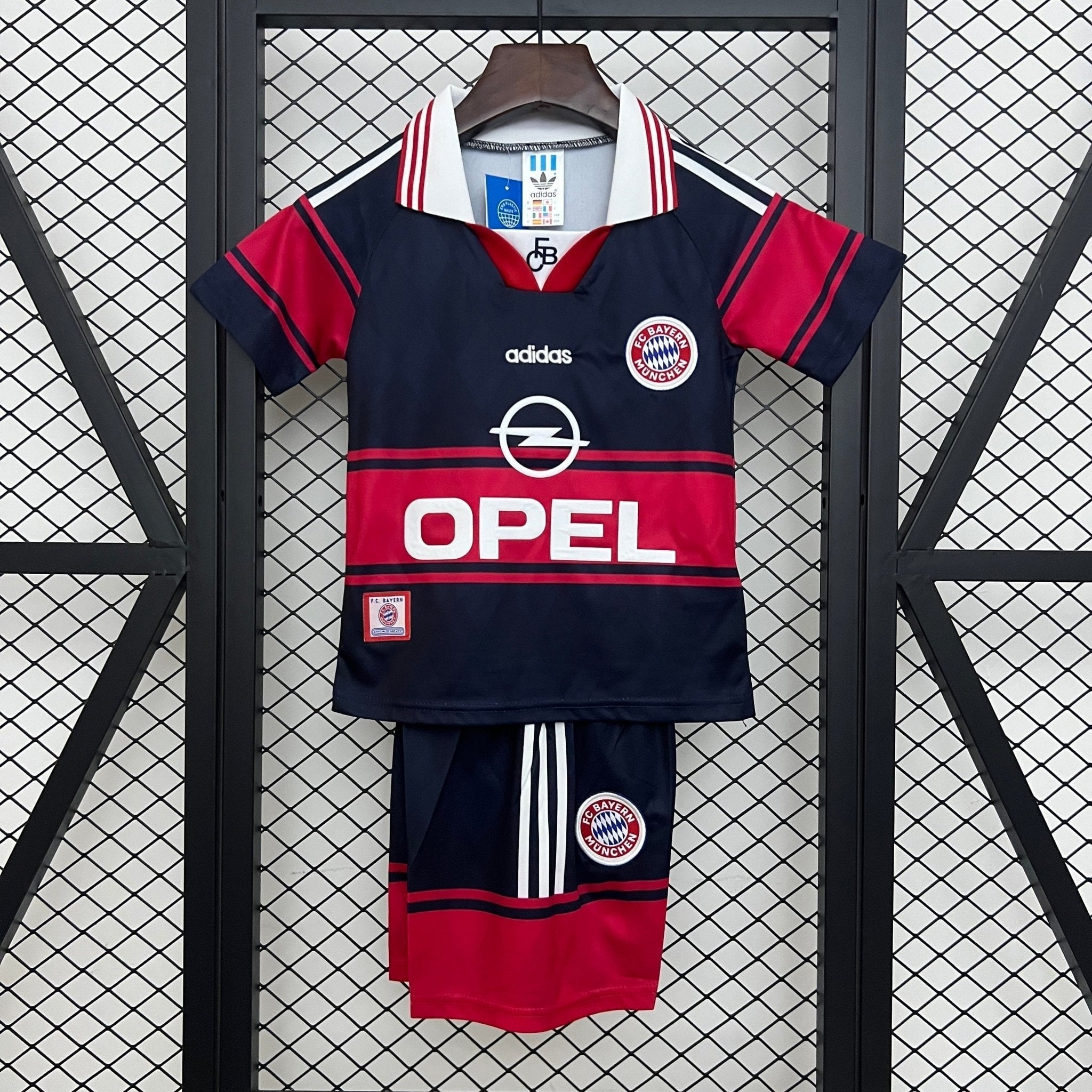 BAYERN MUNICH PRIMERA EQUIPACIÓN 97/99 NIÑOS RETRO - Bota de Oro Tienda
