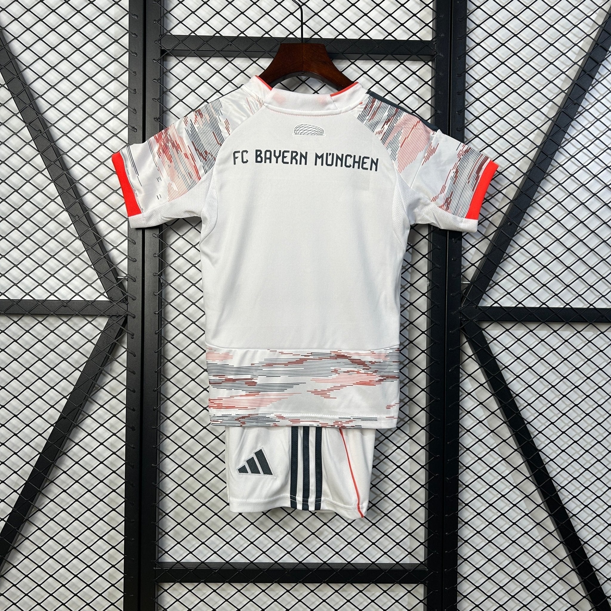 BAYERN MUNICH SEGUNDA EQUIPACIÓN 25/26 NIÑOS - Bota de Oro Tienda