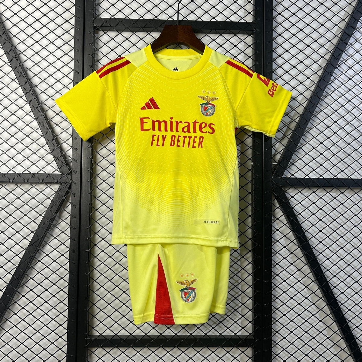 BENFICA EQUIPACIÓN PORTERO 25/26 NIÑOS - Bota de Oro Tienda