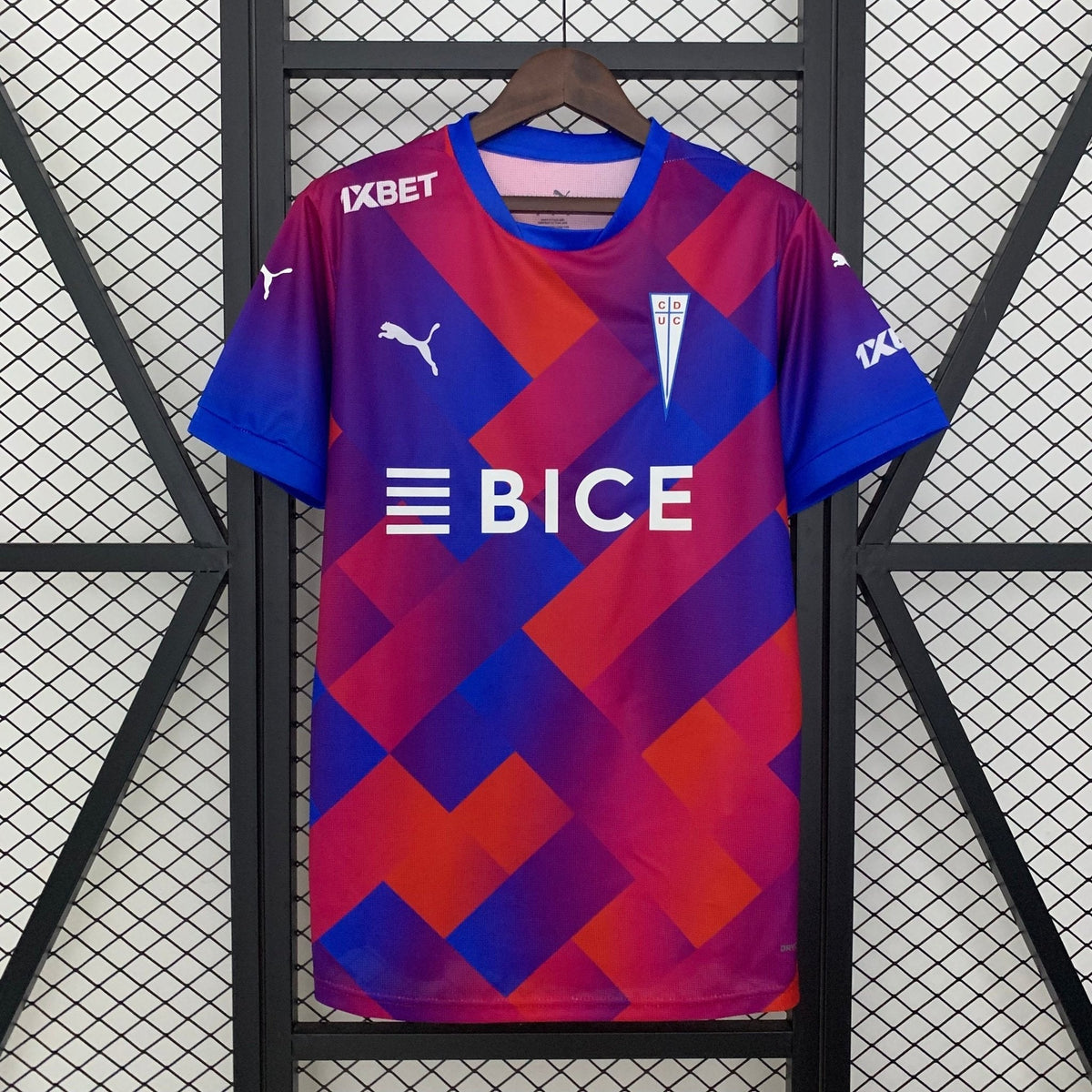 CAMISETA UNIVERSIDAD CATOLICA PRIMERA EQUIPACION 25/26 HOMBRE - Bota de Oro Tienda