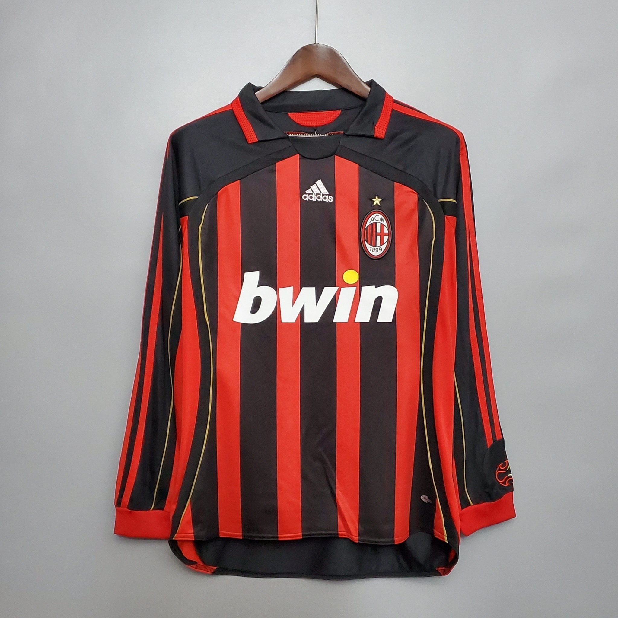 MILAN V 06/07 MANGA LARGA (RETRO) - Bota de Oro Tienda