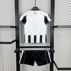 NEWCASTLE PRIMERA EQUIPACIÓN 25/26 NIÑOS - Bota de Oro Tienda