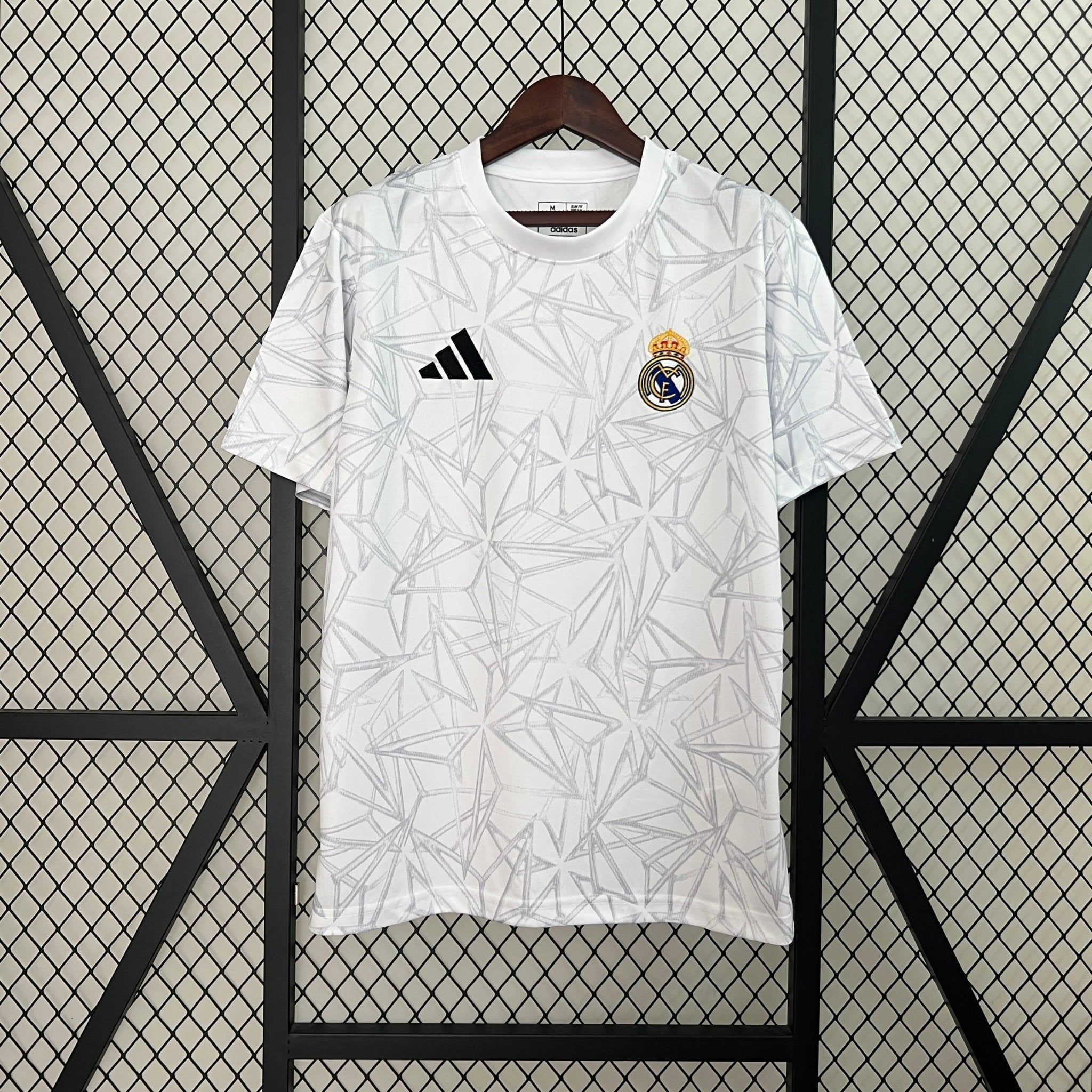 REAL MADRID ENTRENAMIENTO 24/25 HOMBRE - Bota de Oro Tienda