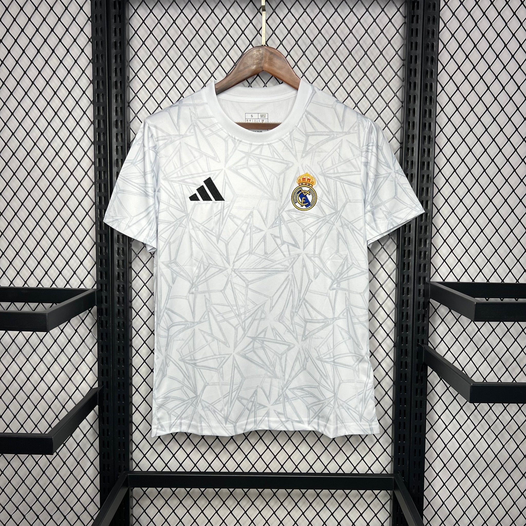 REAL MADRID ENTRENAMIENTO PREVIO 24/25 - Bota de Oro Tienda