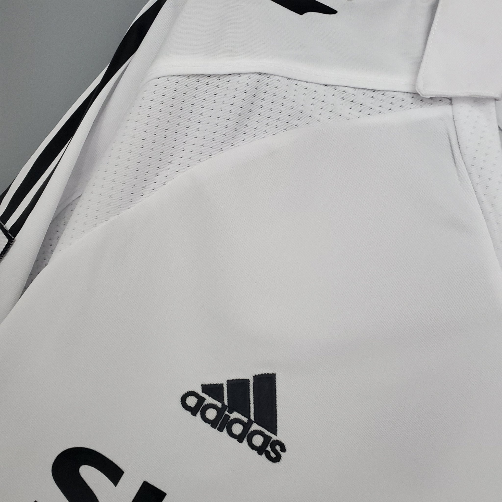 REAL MADRID I 05/06 MANGA LARGA HOMBRE (RETRO) - Bota de Oro Tienda