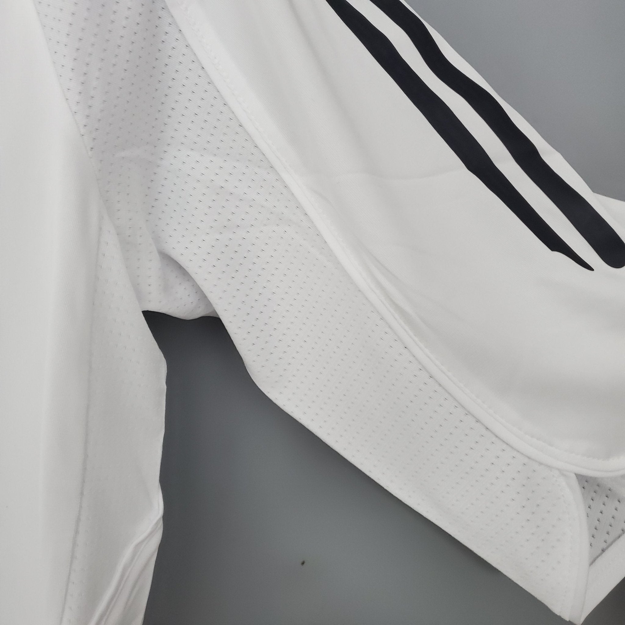 REAL MADRID I 05/06 (RETRO) - Bota de Oro Tienda