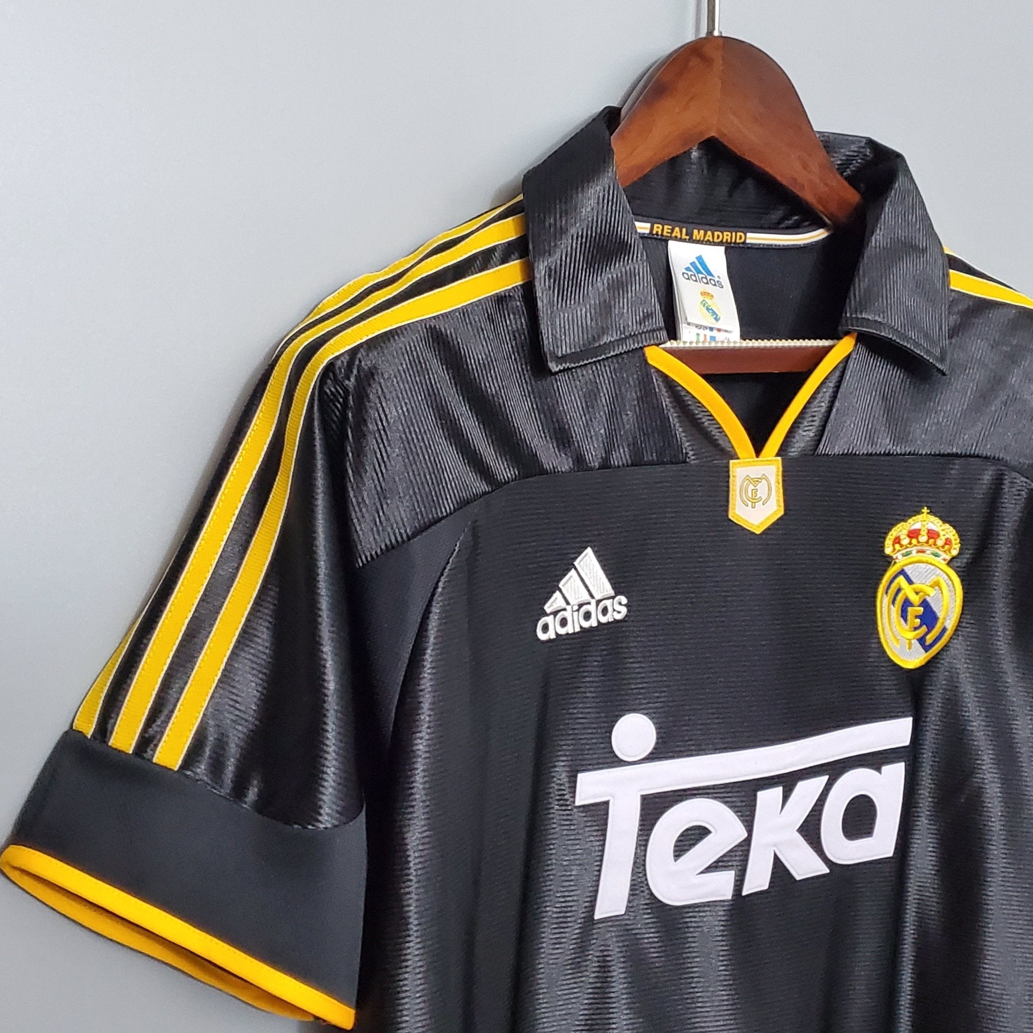 REAL MADRID II 98/99 HOMBRE (RETRO) - Bota de Oro Tienda