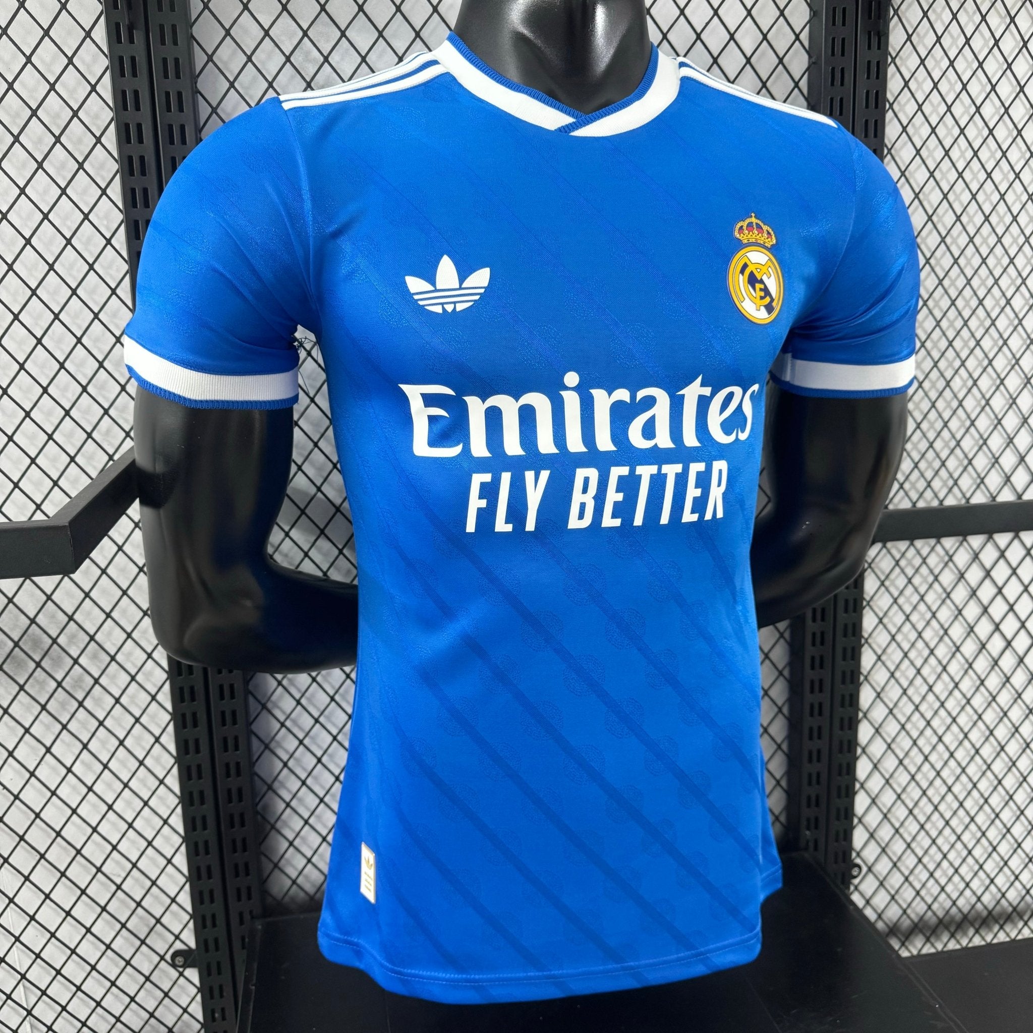 REAL MADRID TERCERA EQUIPACIÓN ESPECIAL 25/26 (VERSIÓN JUGADOR) - Bota de Oro Tienda