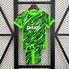 SPORTING LISBOA EQUIPACIÓN PORTERO II 25/26 NIÑOS - Bota de Oro Tienda