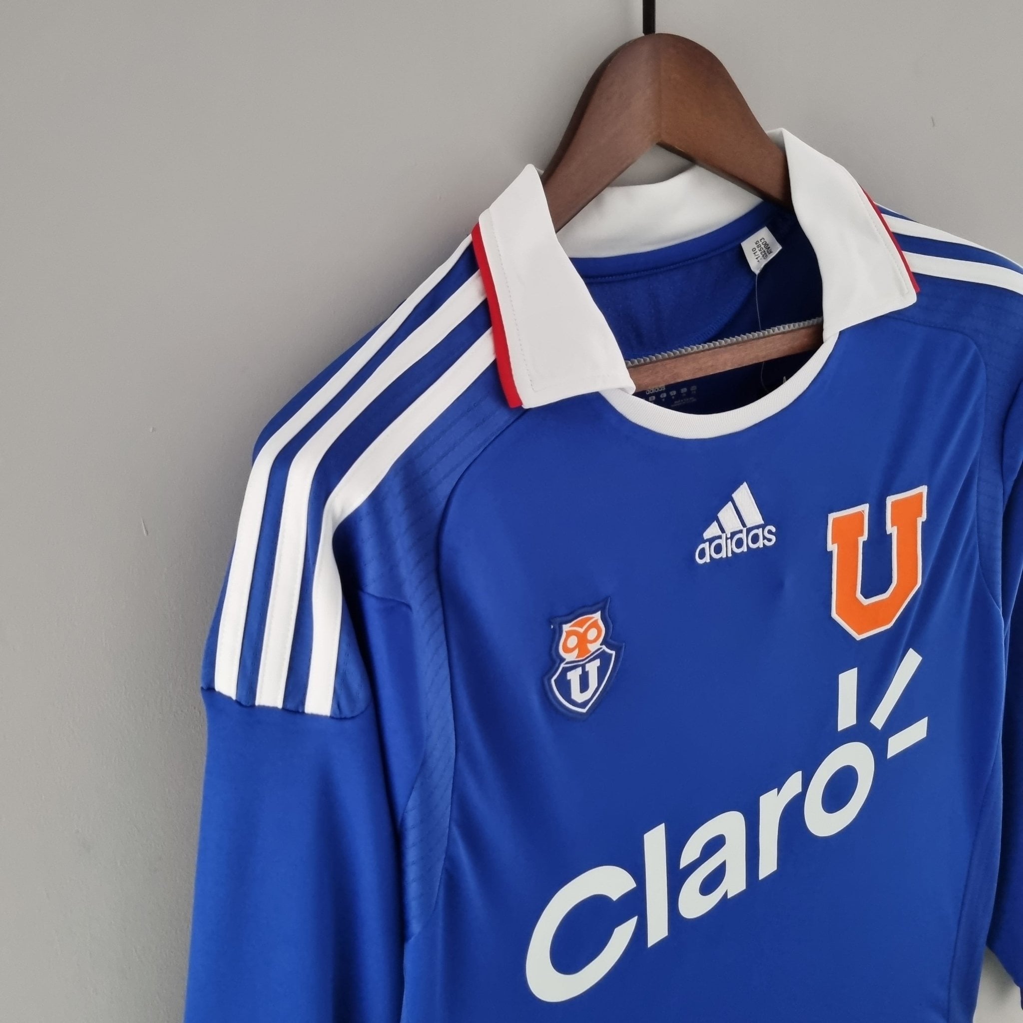 UNIVERSIDAD DE CHILE I 2011 MANGA LARGA HOMBRE (RETRO) - Bota de Oro Tienda