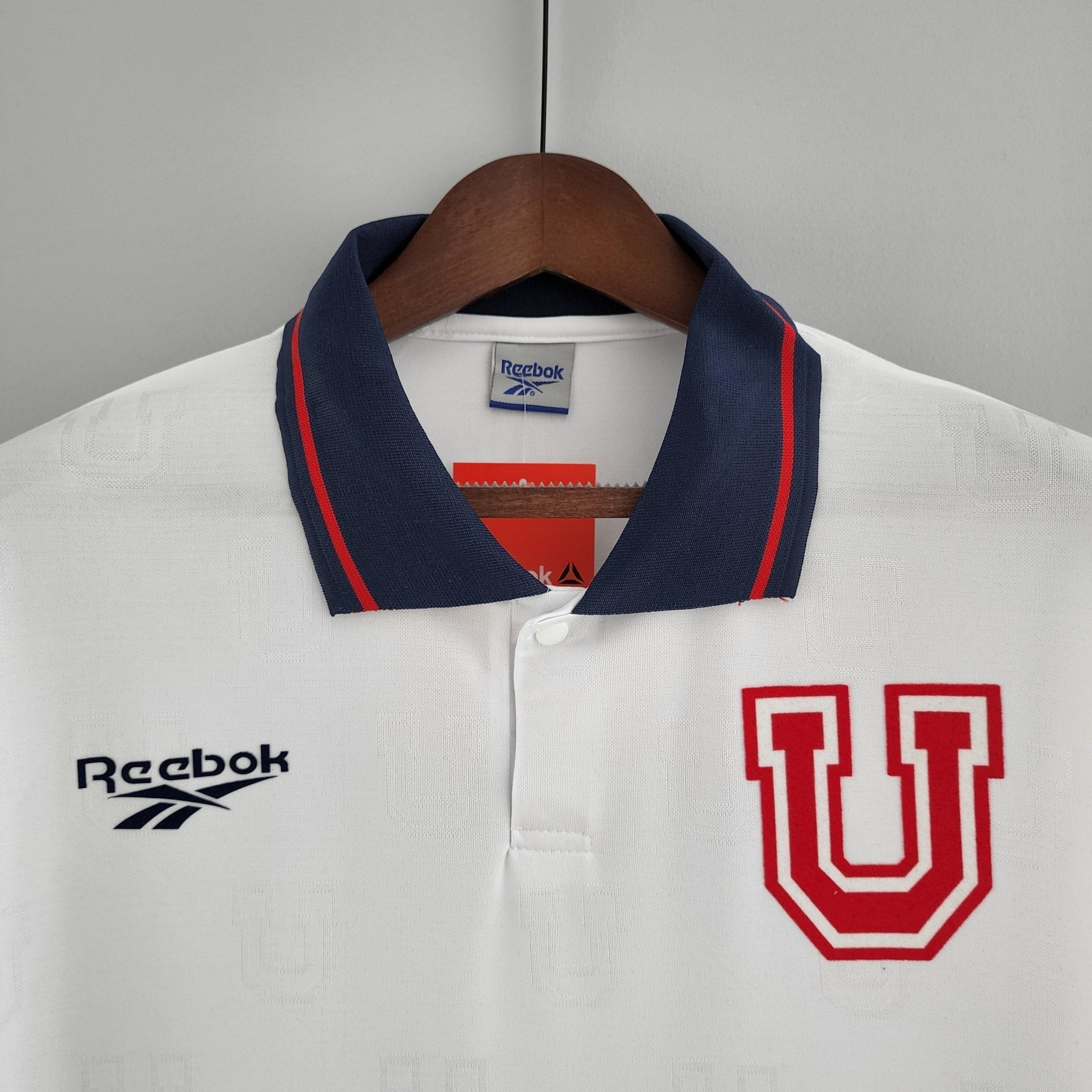 UNIVERSIDAD DE CHILE II 98 MANGA LARGA HOMBRE (RETRO) - Bota de Oro Tienda